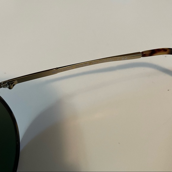 Michael Kors Women’s aviator sunglasses - Picture 3 of 4